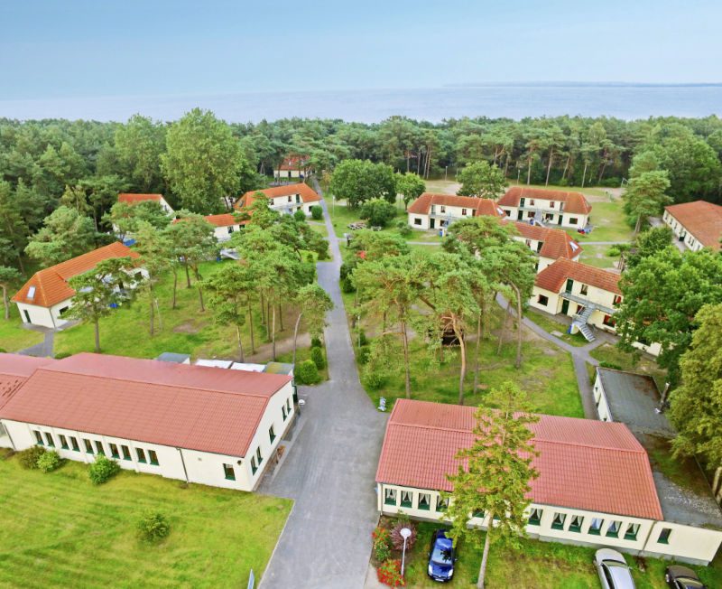 Feriendorf Strandgut mit Ferienhäusern auf Rügen